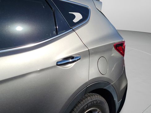 Used 2018 Hyundai Santa Fe Sport FWD image 27