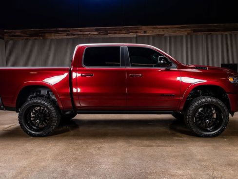 Used 2025 RAM 1500 Laramie w/ Laramie Southwest Edition image 11