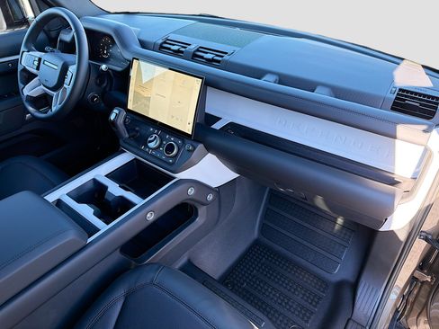 New 2026 Land Rover Defender 110 S image 11