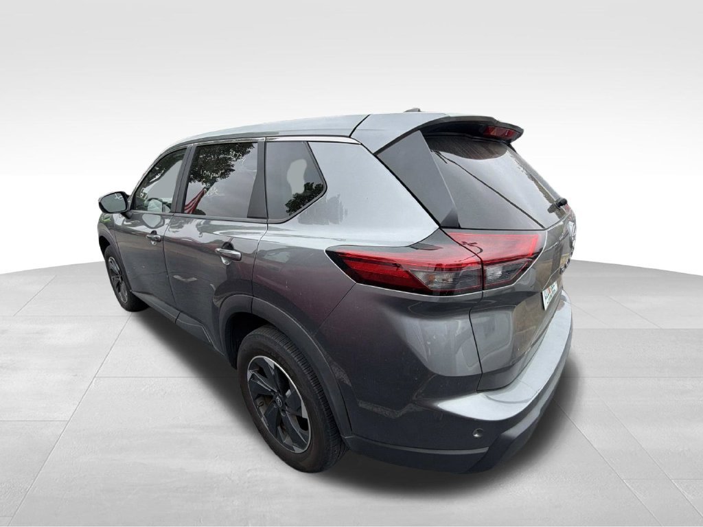 Used 2025 Nissan Rogue SV AWD/4WD image 3