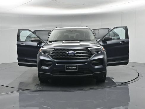 Used 2023 Ford Explorer XLT RWD image 34