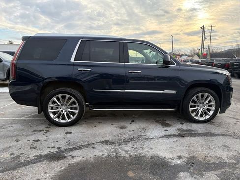 Used 2020 Cadillac Escalade Luxury image 6