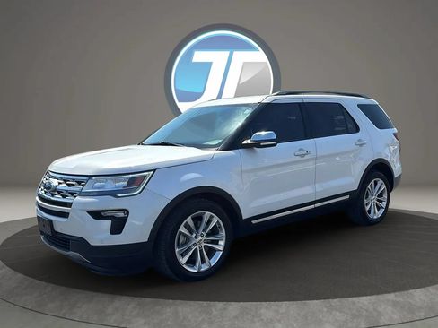 Used 2019 Ford Explorer XLT w/ Equipment Group 202A FWD image 12