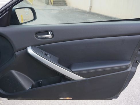 Used 2011 Nissan Altima 3.5 SR FWD image 13