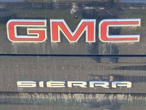 Used 2022 GMC Sierra 1500 SLT w/ SLT Premium Plus Package image 11