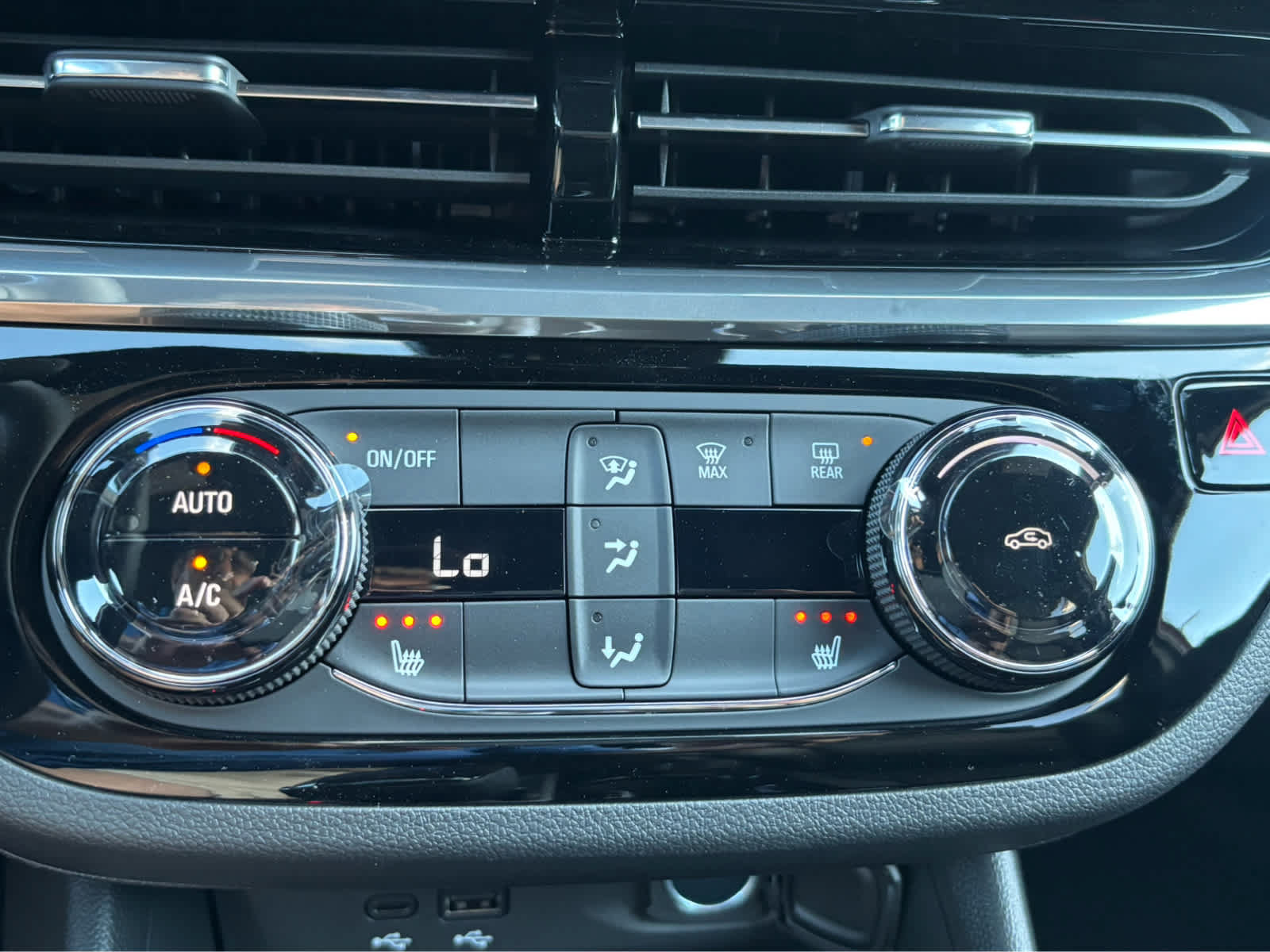 New 2026 Buick Envista Sport Touring w/ Convenience I Package FWD image 24