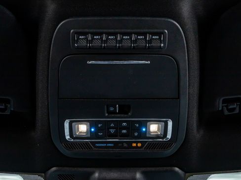 Used 2024 Ford F350 Platinum w/ FX4 Off-Road Package AWD/4WD image 29