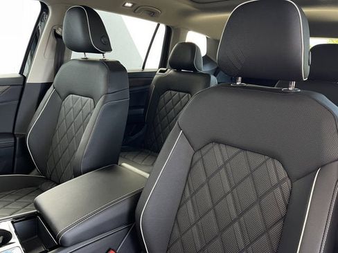 New 2026 Volkswagen Atlas SEL Premium R-Line image 13