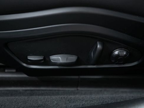 Certified 2022 Porsche Panamera Platinum Edition image 17