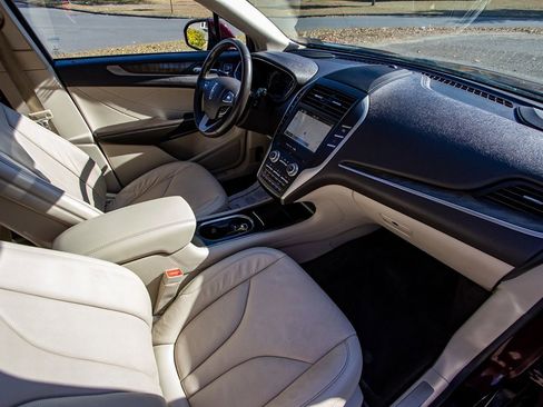 Used 2017 Lincoln MKC Reserve w/ Lincoln MKC Climate Package image 18