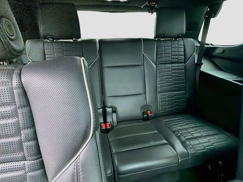 Used 2023 Cadillac Escalade Sport Platinum w/ Heavy-Duty Trailer Package AWD/4WD image 30