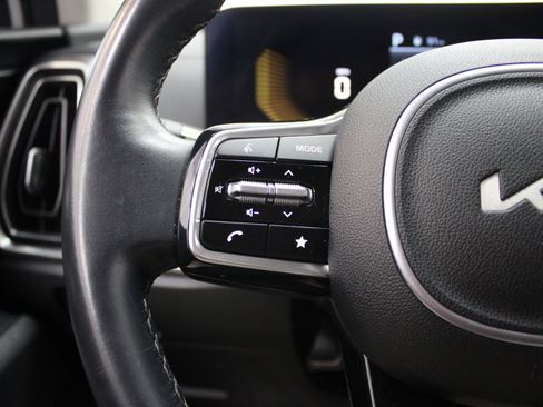 Used 2024 Kia Sorento S image 34