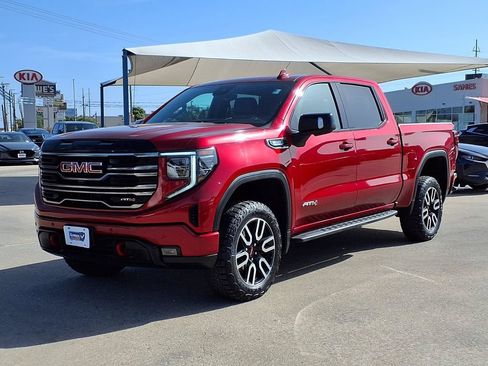 Used 2025 GMC Sierra 1500 AT4 w/ AT4 Premium Package AWD/4WD image 4