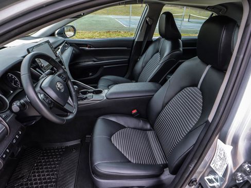 Used 2023 Toyota Camry SE image 38