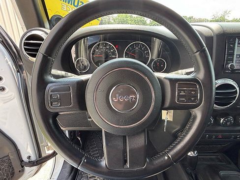 Used 2012 Jeep Wrangler Rubicon AWD/4WD image 12
