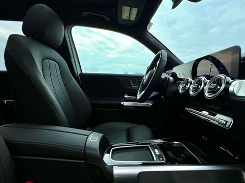 Certified 2025 Mercedes-Benz GLB 250 4MATIC image 16
