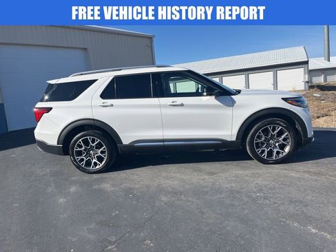 Used 2025 Ford Explorer Platinum w/ Ultimate Package image 3