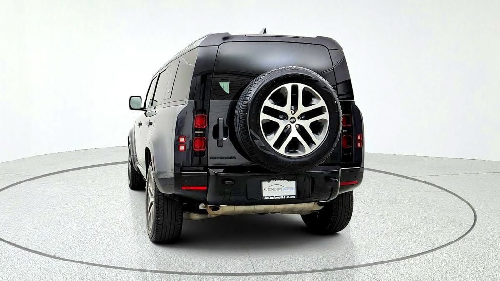 Used 2024 Land Rover Defender 110 X-Dynamic SE AWD/4WD image 6