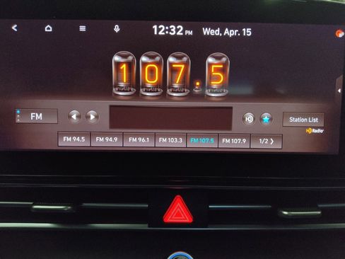 Used 2023 Hyundai Elantra SEL w/ Convenience Package FWD image 25