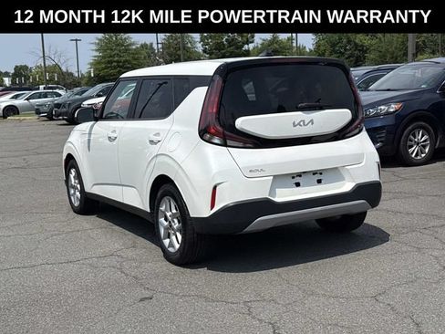 Used 2023 Kia Soul LX w/ LX Technology Package FWD image 4