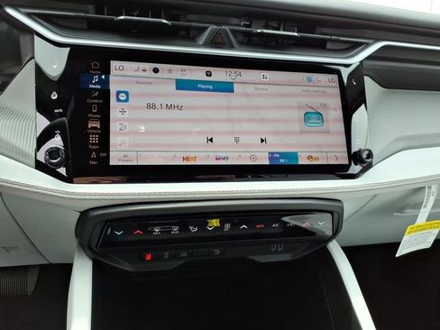 New 2026 Jeep Cherokee Limited image 12