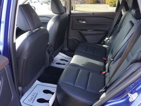 Used 2023 Nissan Rogue SV w/ SV Premium Package image 8