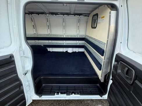 Used 2014 Chevrolet Express 1500 RWD image 18