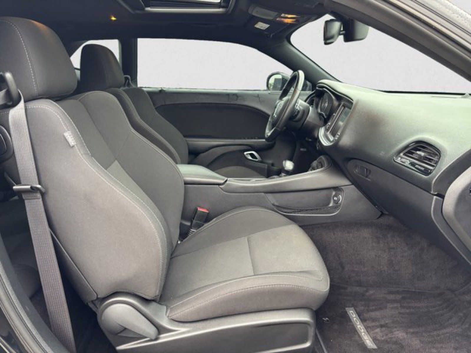 Used 2016 Dodge Challenger R/T RWD image 21