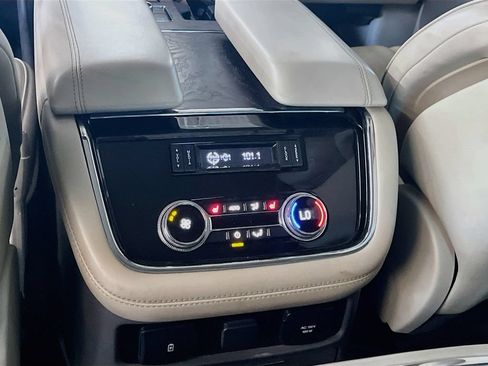 Used 2019 Lincoln Navigator Reserve AWD/4WD image 27