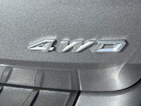 Used 2023 Ford Explorer XLT w/ Equipment Group 202A AWD/4WD image 17