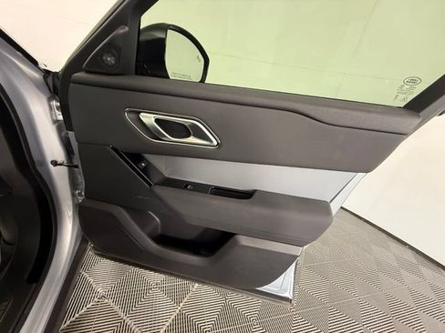 Used 2025 Land Rover Range Rover Velar S AWD/4WD image 40