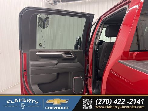 Used 2025 Chevrolet Silverado 2500 LTZ w/ LTZ Convenience Package image 10