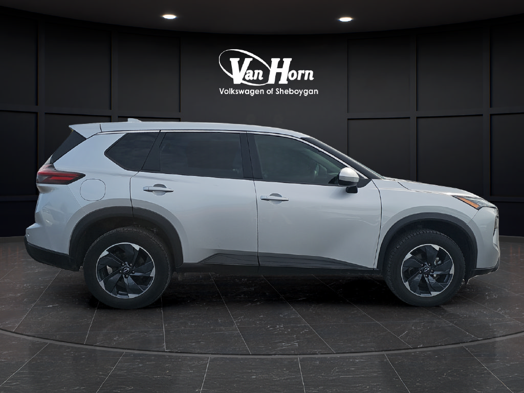 Used 2024 Nissan Rogue SV AWD/4WD image 8
