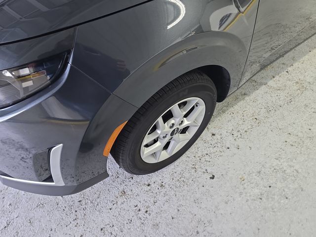 Used 2025 Kia Soul LX FWD image 9