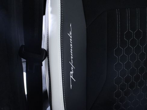 Used 2024 Lamborghini Urus Performante image 29