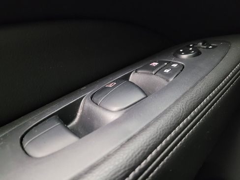 Used 2019 Nissan Pathfinder S FWD image 27