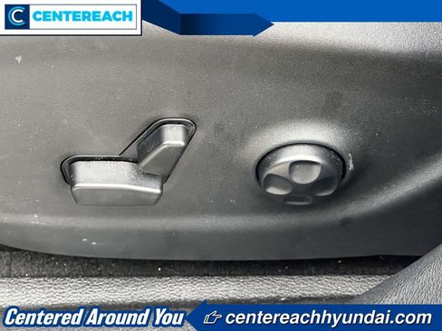 Used 2019 Jeep Cherokee Limited image 16