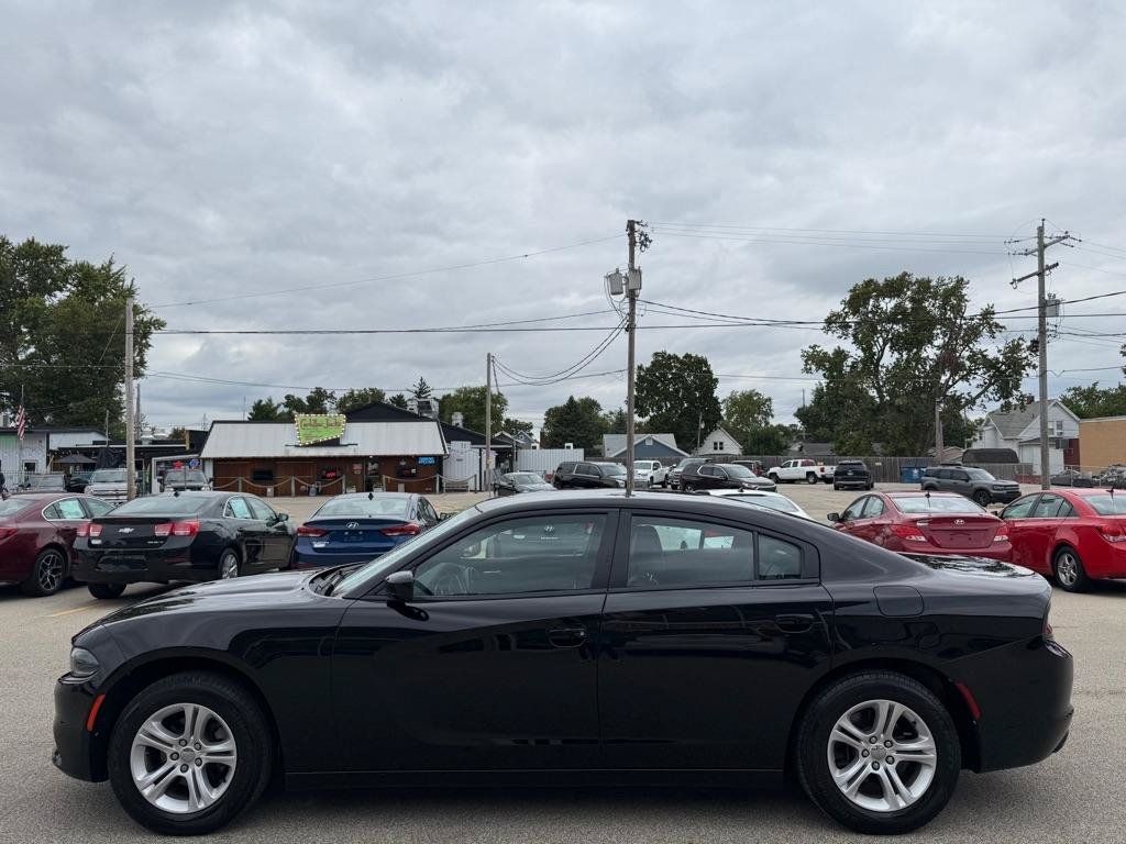Used 2020 Dodge Charger SXT w/ Leather Interior Group RWD image 2