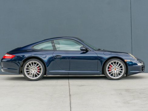 Used 2005 Porsche 911 Carrera RWD image 6