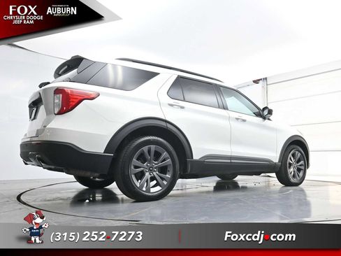 Used 2023 Ford Explorer XLT w/ Equipment Group 202A AWD/4WD image 25