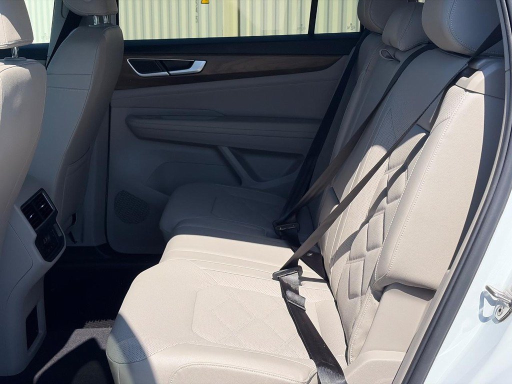 Used 2024 Volkswagen Atlas SE FWD image 10