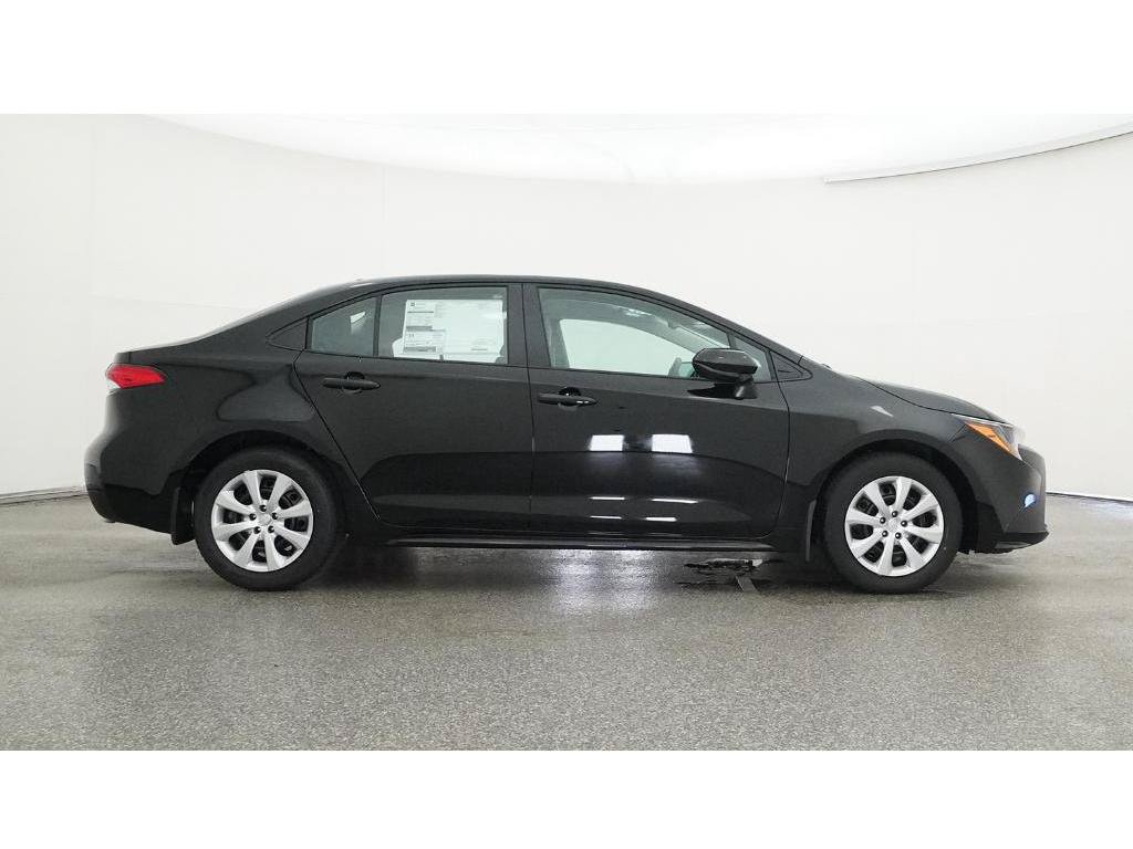 Used 2025 Toyota Corolla LE FWD image 33
