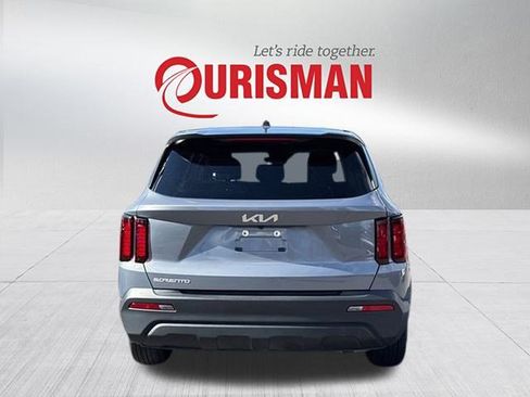 Used 2023 Kia Sorento LX image 3