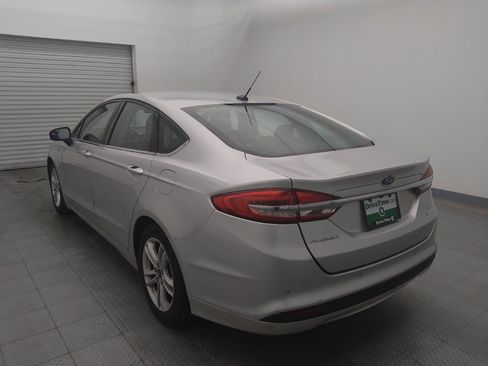 Used 2018 Ford Fusion SE w/ Fusion SE Technology Package image 5