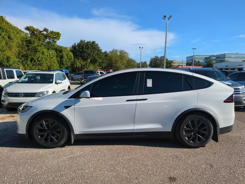 Used 2024 Tesla Model X AWD/4WD image 3