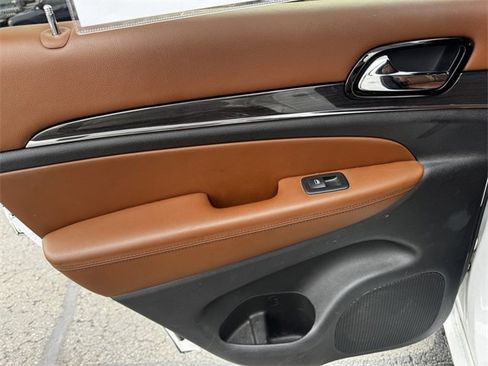 Certified 2020 Jeep Grand Cherokee Overland image 19