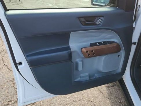 Certified 2022 Ford Maverick Lariat w/ Lariat Luxury Package image 24