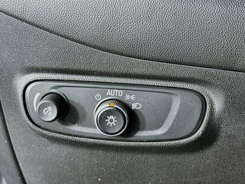 Used 2021 Chevrolet Equinox LS w/ LS Convenience Package FWD image 15