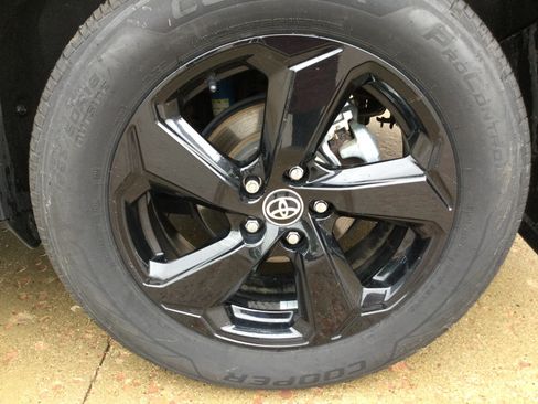 Used 2020 Toyota RAV4 XSE w/ Protection Package AWD/4WD image 6