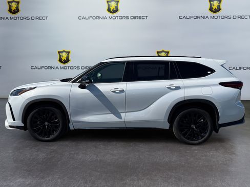 Used 2024 Toyota Highlander XSE AWD/4WD image 2